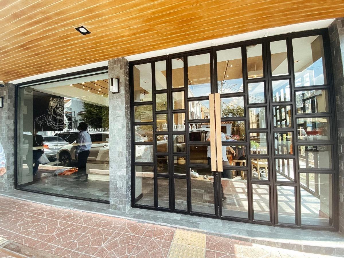 Yakthai Poshtel Бангкок Экстерьер фото